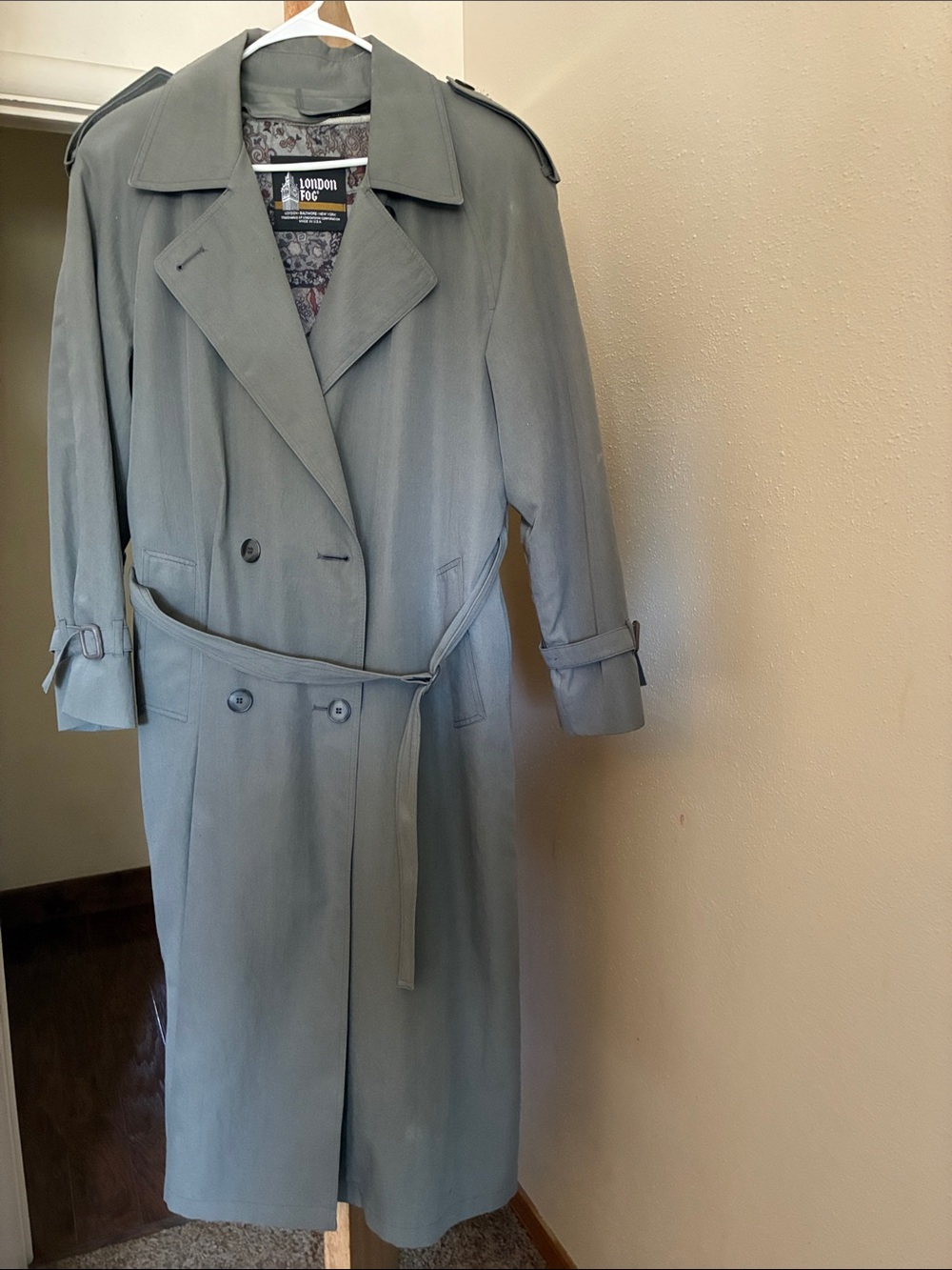 London Fog Trench Coat in Sage Green Double-Breasted Style vintage!!!!!